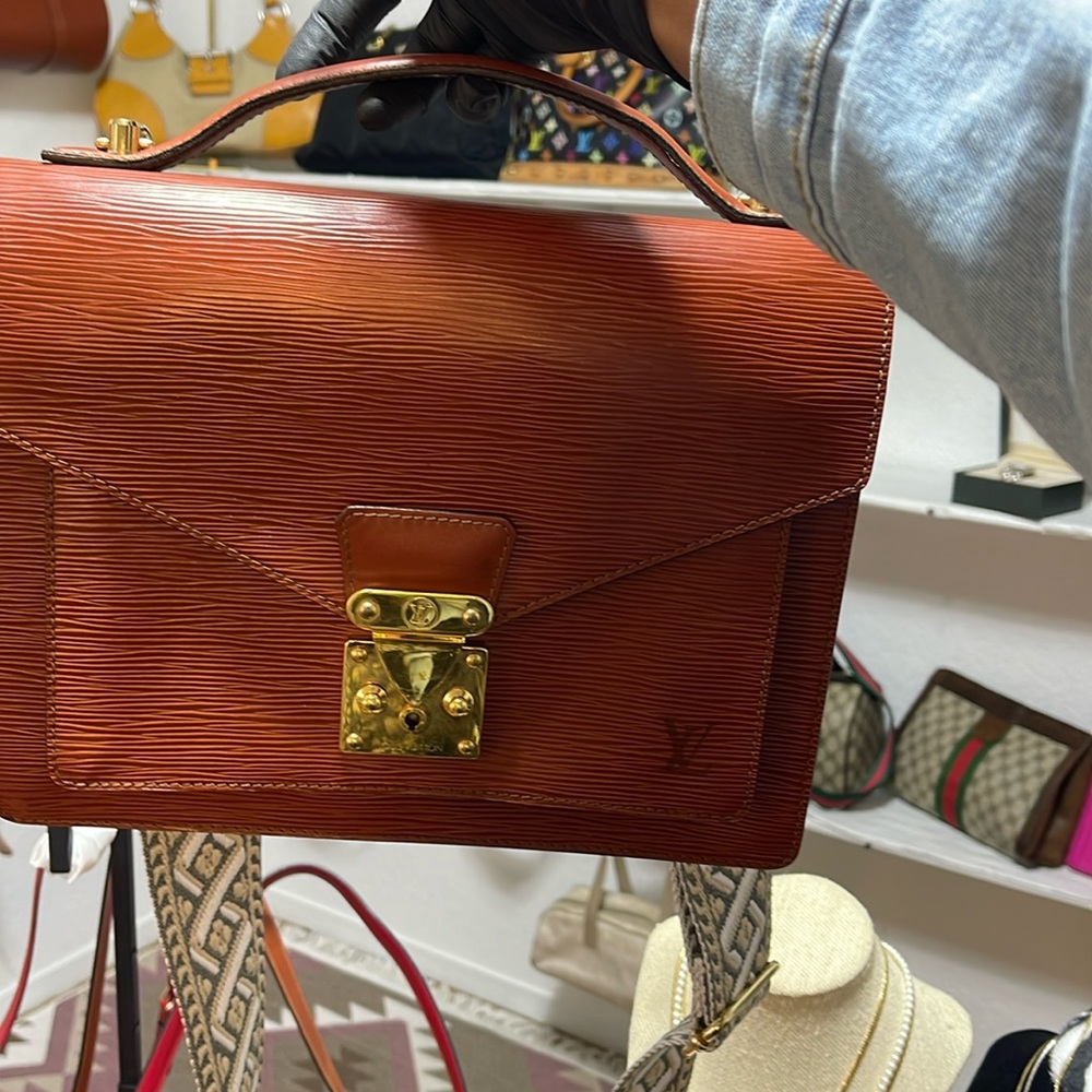 GUC Authentic Louis Vuitton Epi Monceau, no shoulder strap